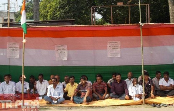 Kamalpur: Congress held seat and demonstration, placed 13 points charters of demands 